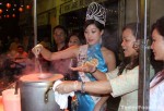 Miss Chinatown makes rice wrappers for Banh Cuon Thit Kiem
