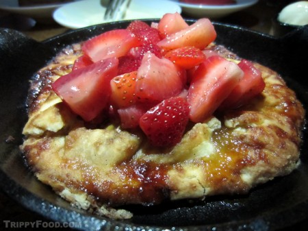 Berry and apple crostado