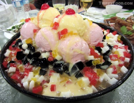 Menu item #D33: the colossal Mixed Fruit Ice Cream Plate